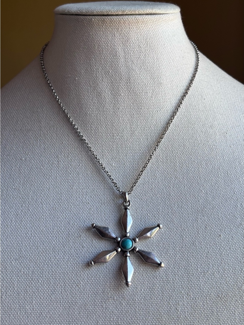🌼Lucky Brand Starburst Pendant Necklace with Turquoise Center